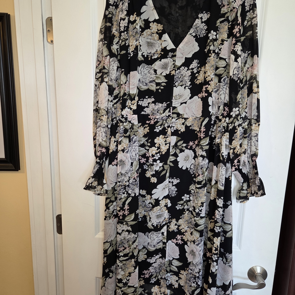 Ellos Black Floral Chiffon LS Smocked Accent Midi Dress Sz 22 Preloved